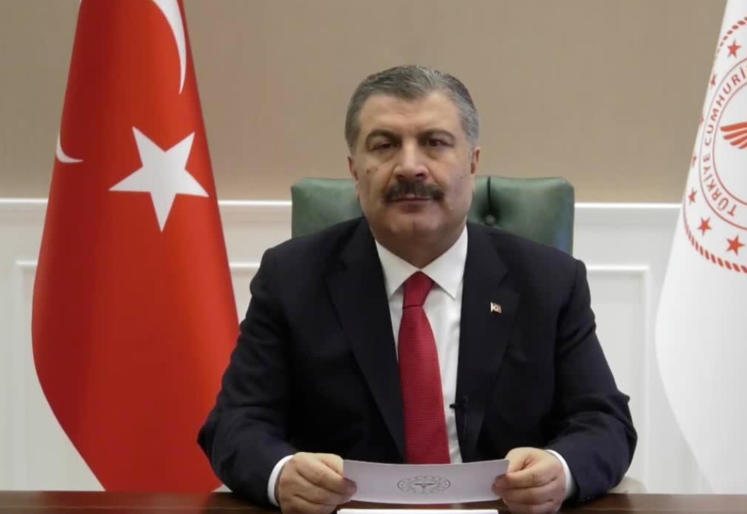 FAHRETTİN KOCA:  DEPREMDE, BİR VATANDAŞIMIZ, İKİNCİ KATTAN ATLAYARAK AĞIR YARALANMIŞ; TÜM MÜDAHALELERE RAĞMEN HAYATINI KAYBETMİŞTİR